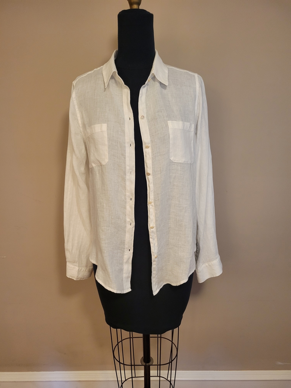 Lilly Pulitzer Sea View 100% Linen Classic White Button-Down Women's Shirt - Picture 6 of 8